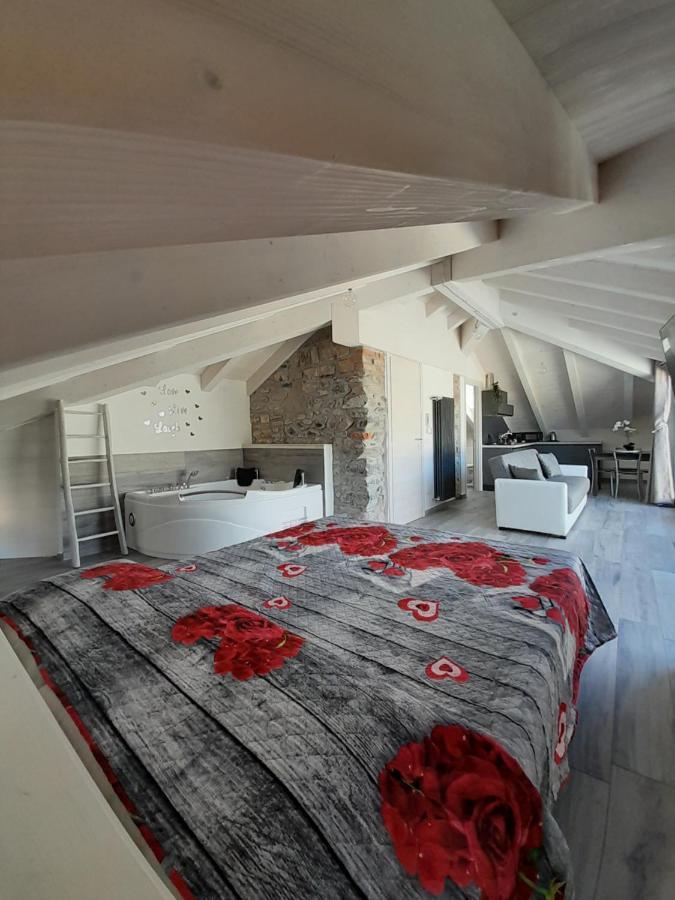 White Suite - Jacuzzi, Swimming Pool & Lake View Lezzeno Exterior foto